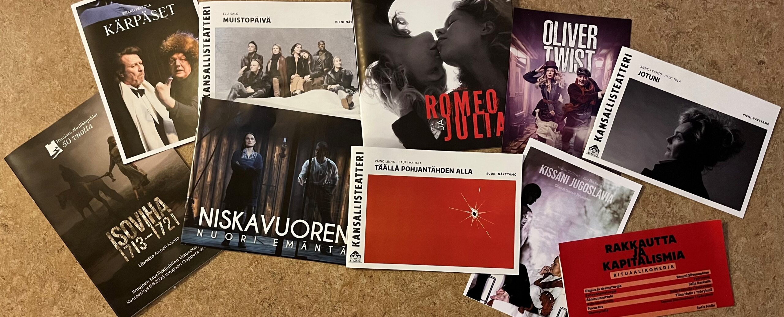 Käsiohjelmat teatterisuosituksia