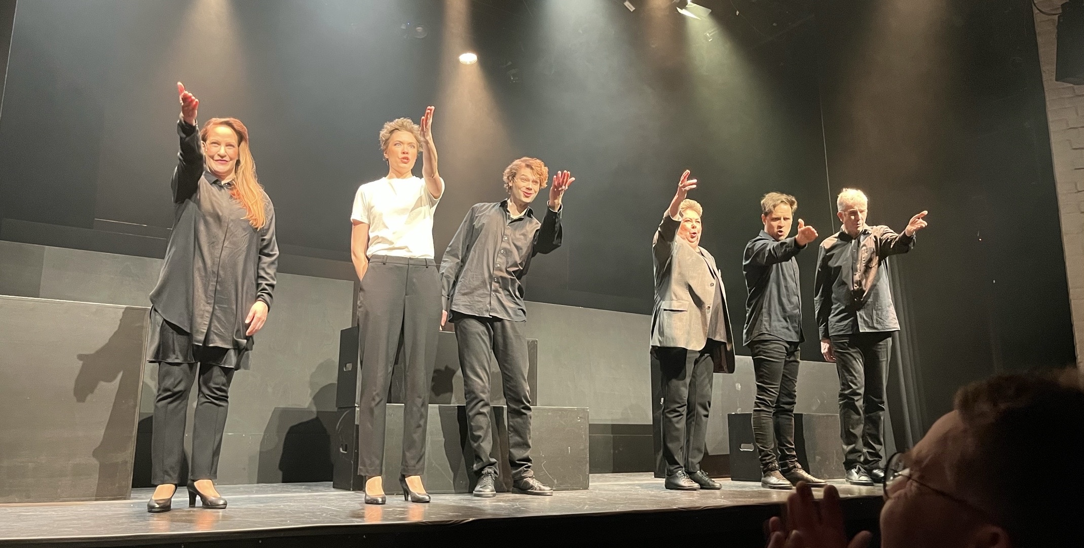 Teatteriarvio HKT Lillan Status Quo