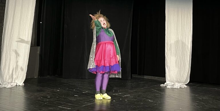 Tampereen työväen teatteri Teatteriarvio Kellariteatteri MAMI Veera Tapanainen