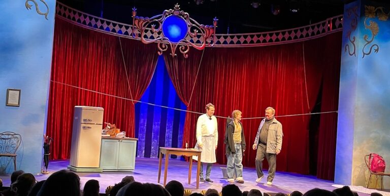 TTT Tampereen Työväen Teatteri Kärpäset Martti Suosalo Aimo Räsänen Petra Ahola Sirkku Peltola