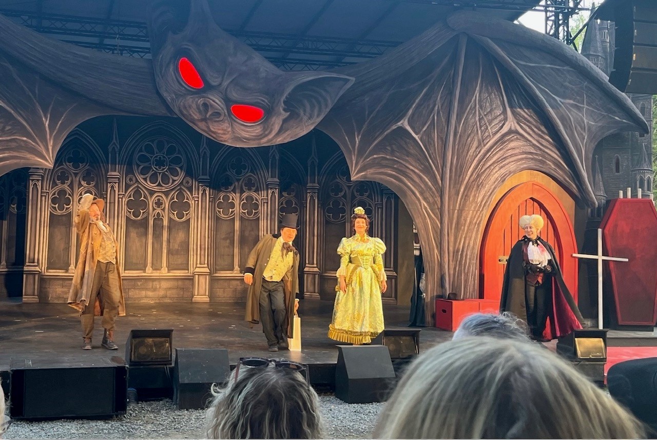 Dracula verimmäinen totuus Törnävän kesäteatteri Seinäjoki teatteriarvio