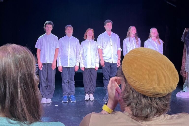Tarinateatteri Vox Vapaus Tampere Teatteri Telakka teatteriarvio teatteriarvostelu kulttuuriblogi teatteriblogi