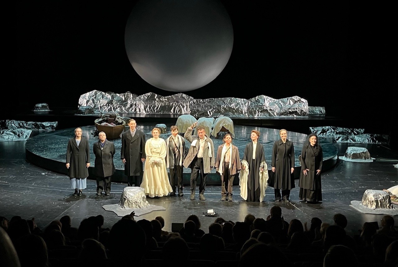 Lentävä ruotsalainen Arktinen katastrofi 1897 Lahden kaupunginteatteri teatteriarvio taetteriarvostelu arvio arvostelu kulttuuriblogi teatteriblogi